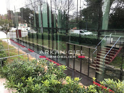 Local commercial - 200 m²