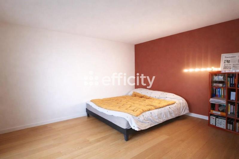 Maison - 170 m² - 8 pièces