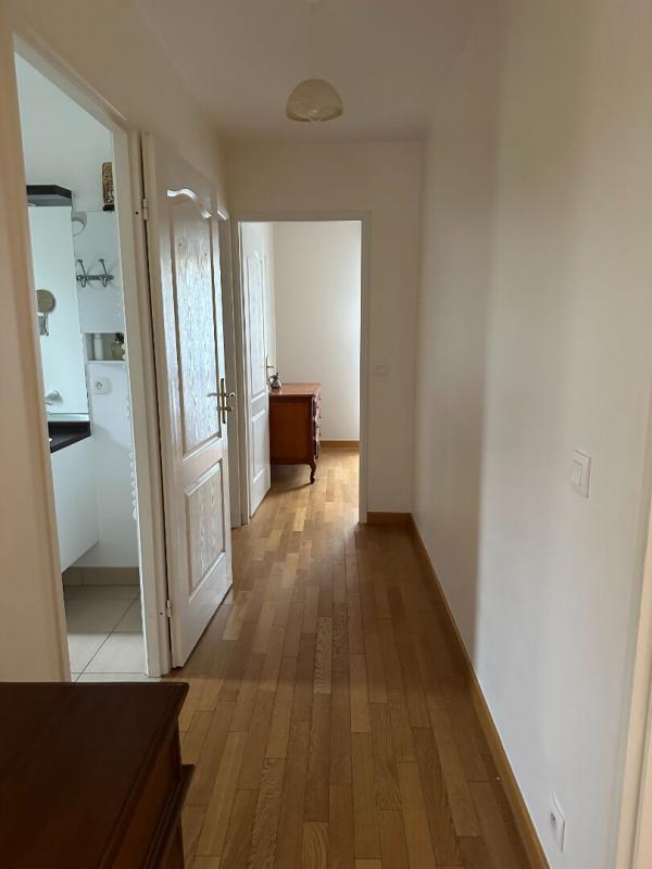 Appartement - 95 m² - 5 pièces