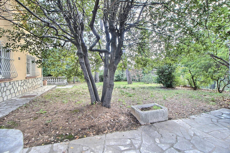 Maison - 200 m² - 7 pièces