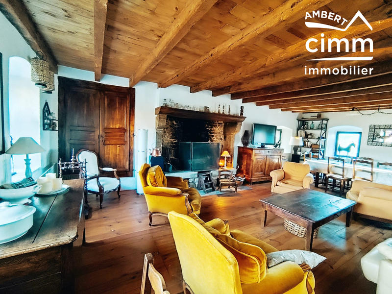 Maison - 265 m² - 21 pièces