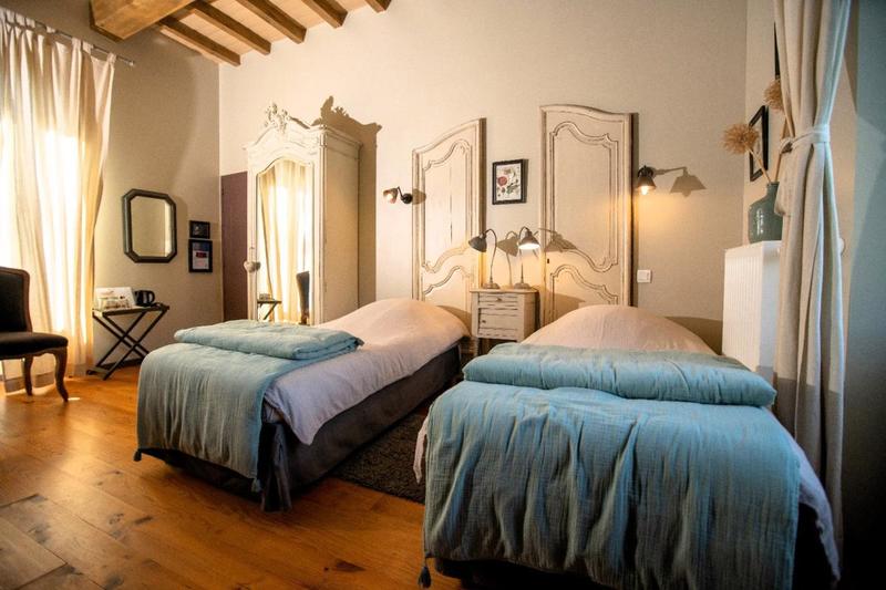 Propriété - 300 m² - 12 pièces