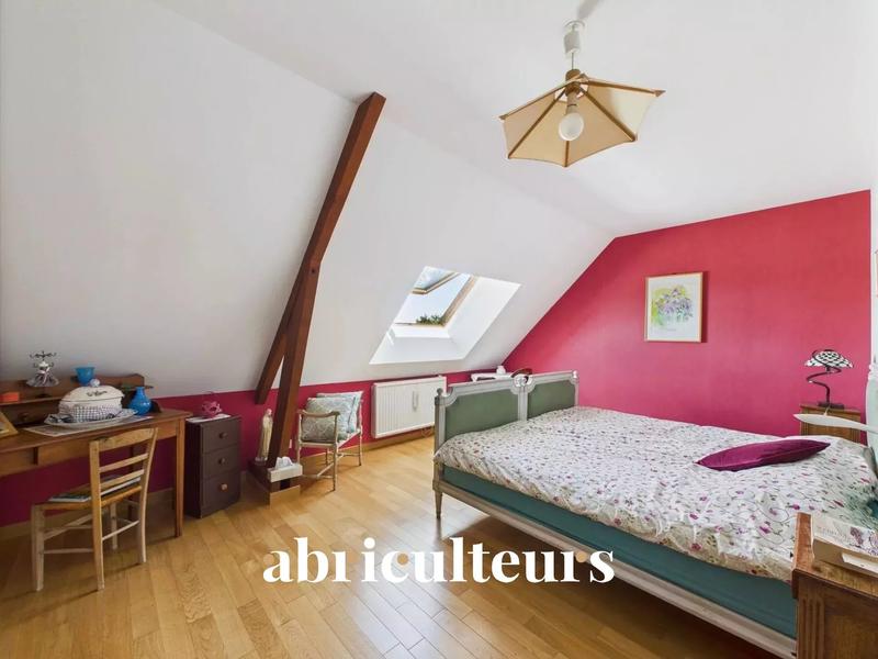 Maison - 186 m² - 7 pièces