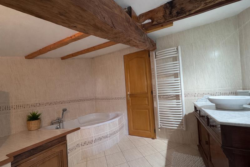 Maison - 223 m² - 8 pièces