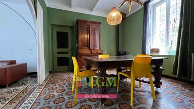 Maison - 181 m² - 6 pièces