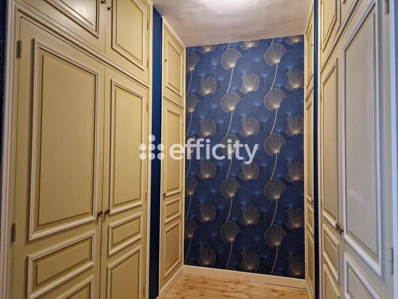 Maison - 197 m² - 9 pièces