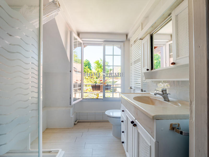 Maison - 142 m² - 6 pièces