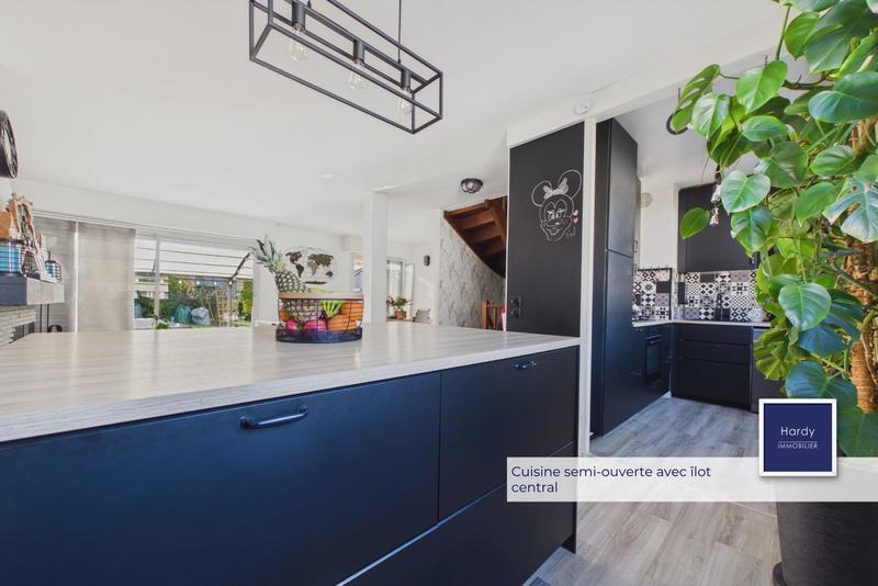 Maison - 92 m² - 5 pièces