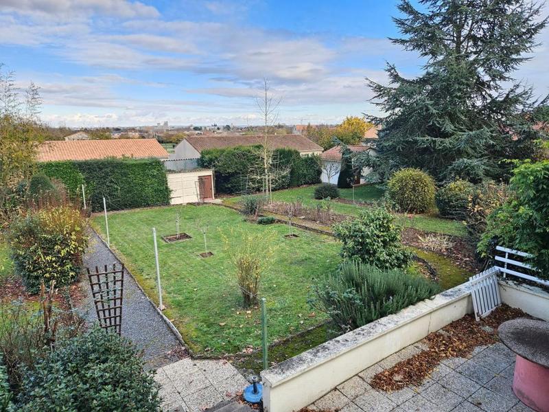 Maison - 187 m² - 9 pièces