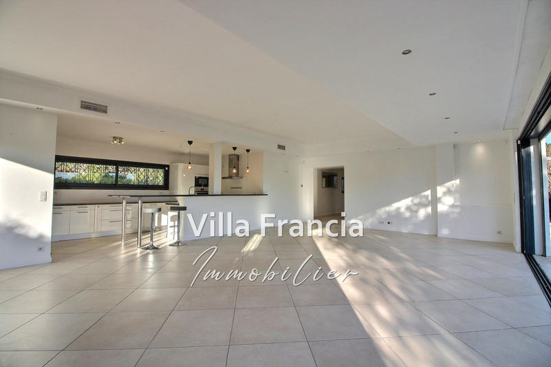 Villa - 163 m² - 4 pièces
