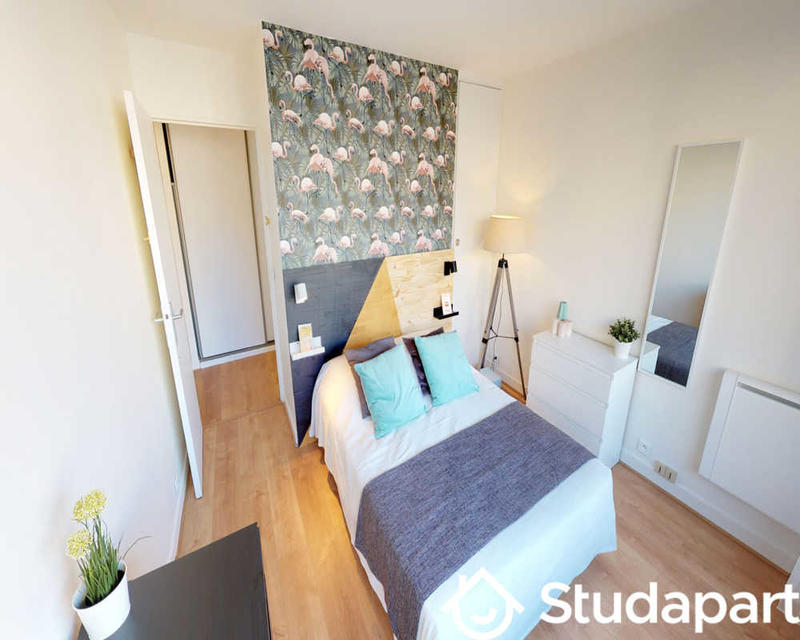 Chambre - 90 m² - 1 pièce