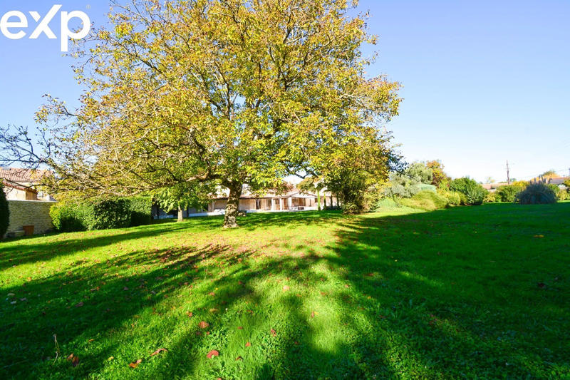 Maison - 300 m² - 9 pièces