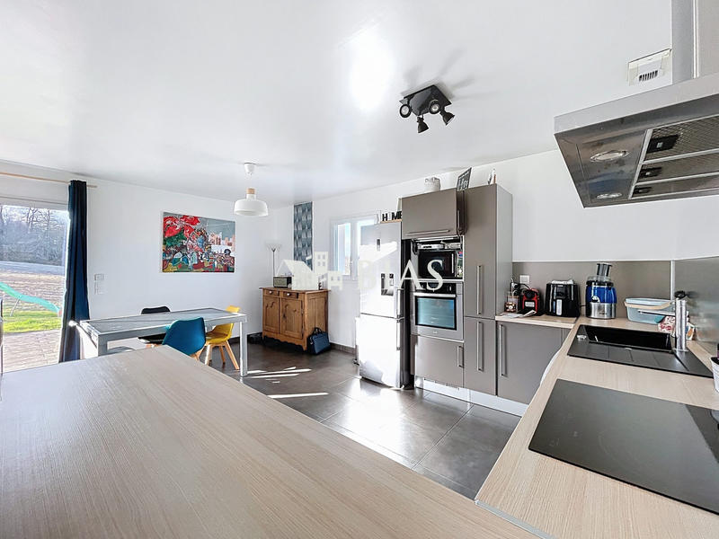 Maison - 90 m² - 4 pièces