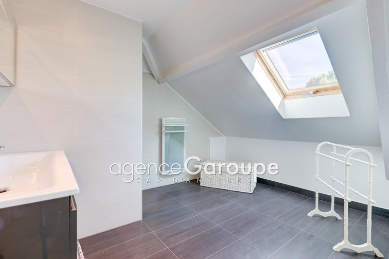 Villa - 187 m² - 6 pièces