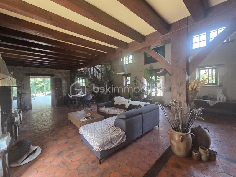 Maison - 277 m² - 6 pièces