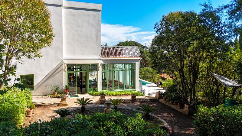 Maison - 254 m² - 4 pièces