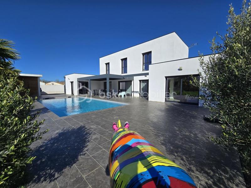 Villa - 225 m² - 10 pièces