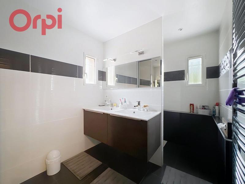 Villa - 225 m² - 5 pièces