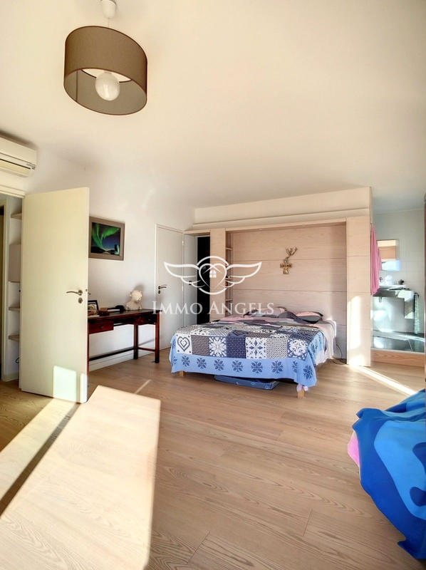 Maison - 209 m² - 6 pièces