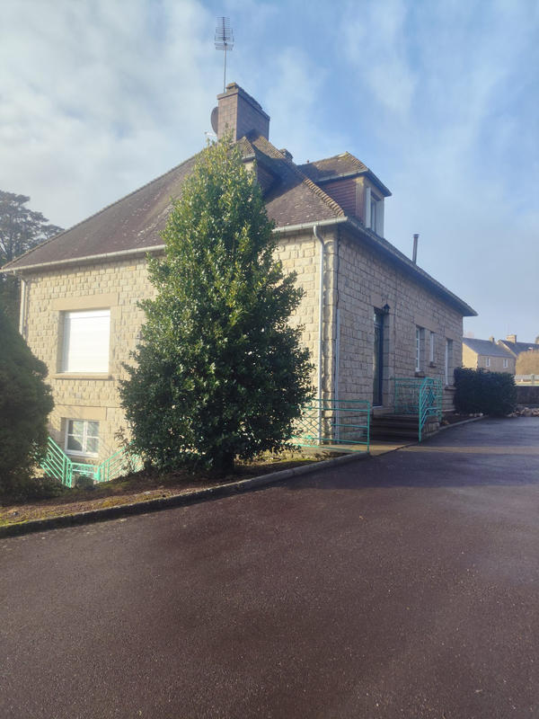 Maison traditionnelle - 152 m² - 6 pièces