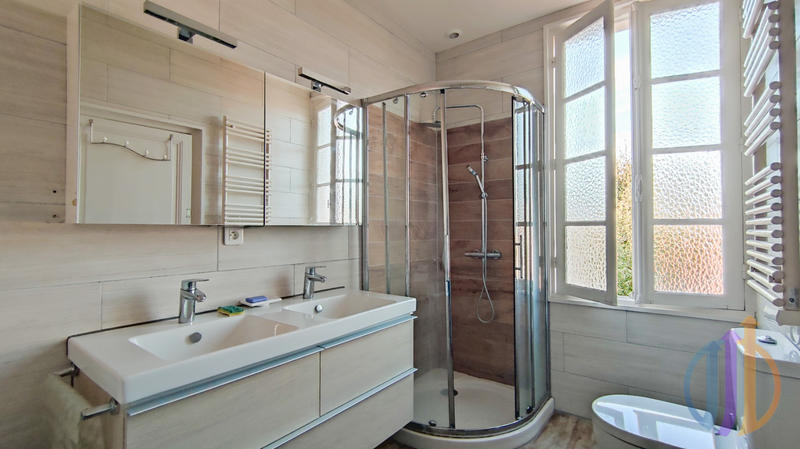 Maison - 110 m² - 6 pièces