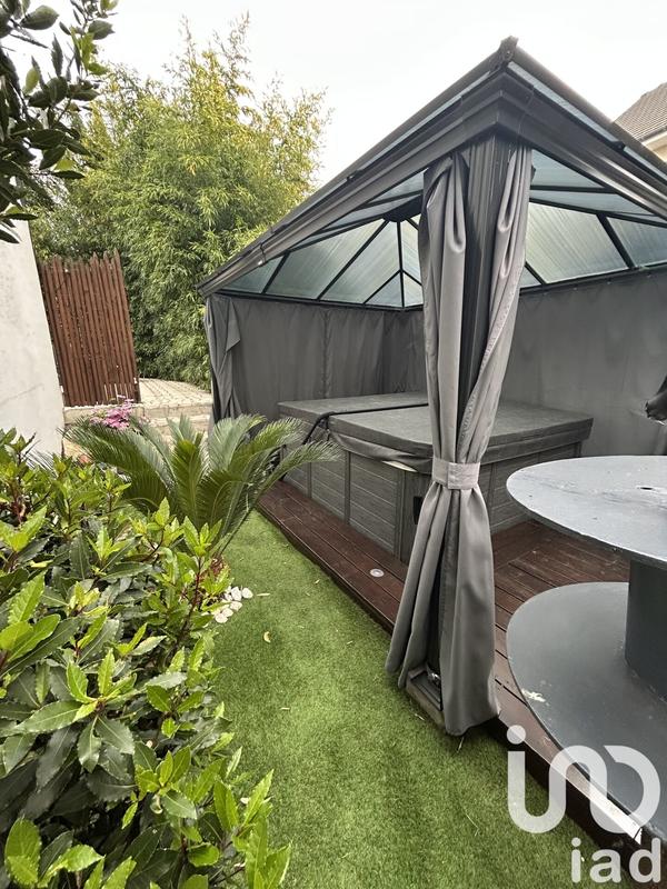 Maison - 95 m² - 6 pièces