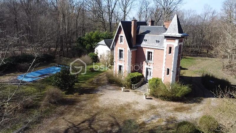 Demeure - 197 m² - 10 pièces