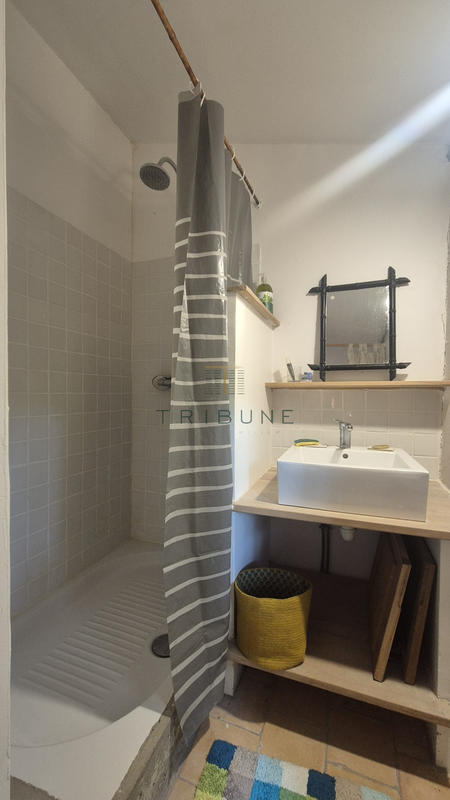 Maison - 330 m² - 13 pièces