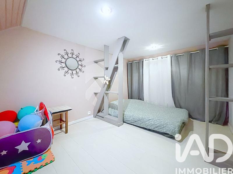 Maison - 98 m² - 5 pièces