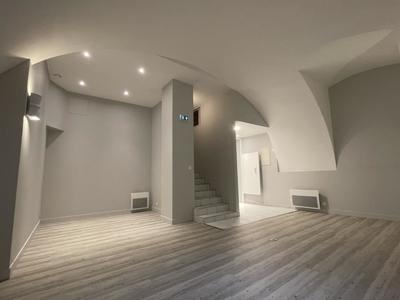 Bureau - 128 m² - 11 pièces