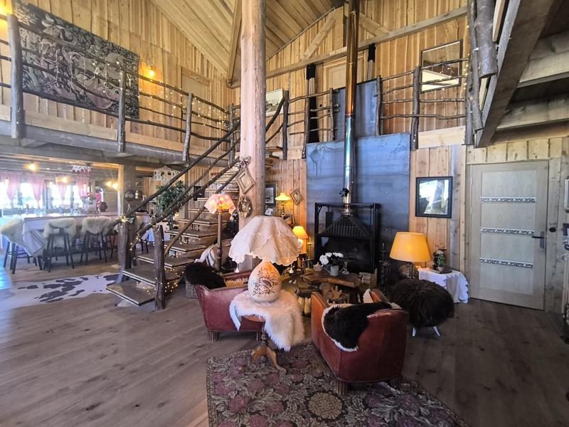 Maison - 350 m² - 10 pièces