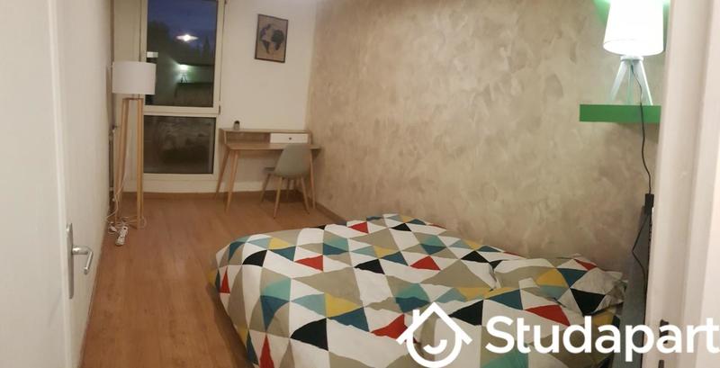 Chambre - 12 m² - 1 pièce