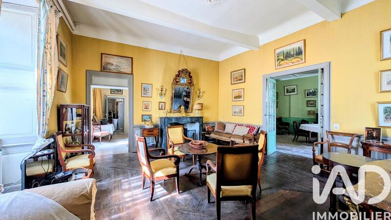 Maison - 312 m² - 8 pièces