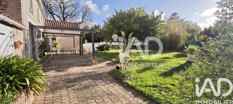 Maison - 245 m² - 8 pièces