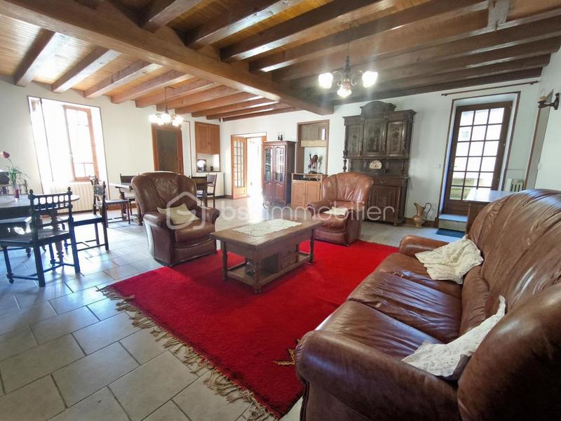 Demeure - 199 m² - 12 pièces