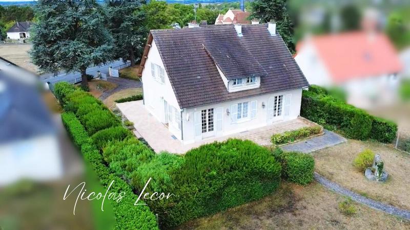 Maison - 196 m² - 7 pièces