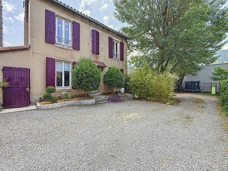 Maison - 90 m² - 4 pièces