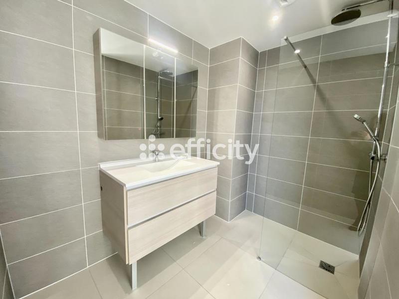 Appartement - 98 m² - 6 pièces