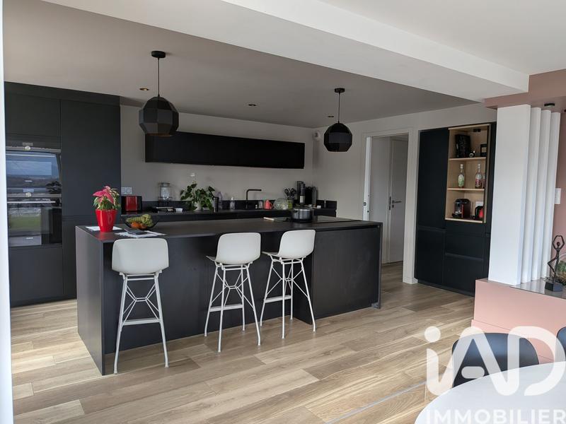 Maison - 199 m² - 6 pièces