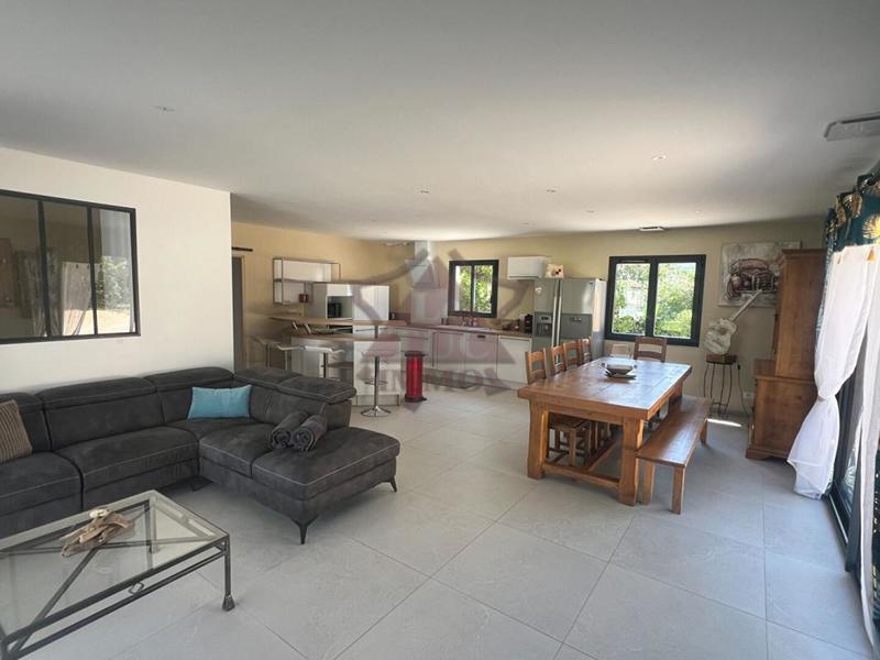 Maison - 159 m² - 7 pièces