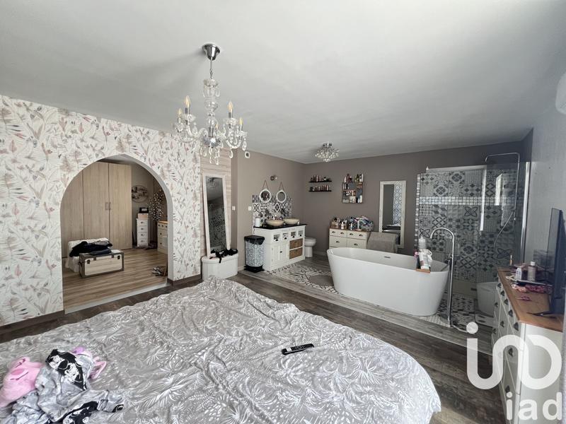 Maison - 360 m² - 9 pièces