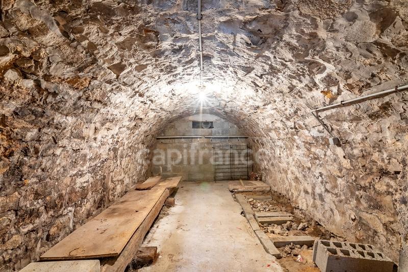 Corps de ferme - 250 m² - 12 pièces