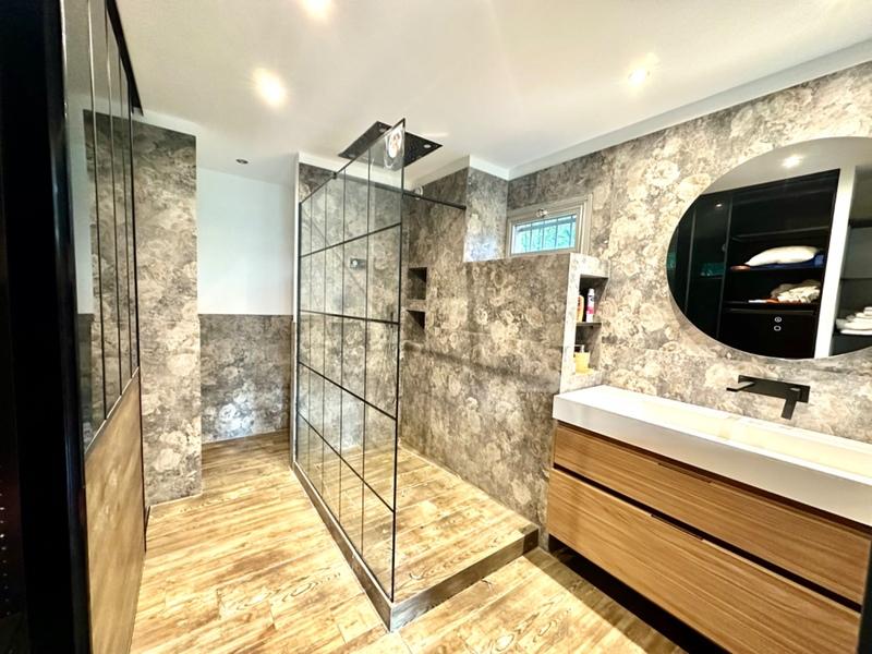 Appartement - 180 m² - 5 pièces