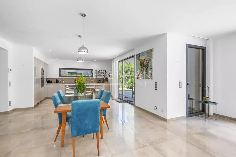 Villa - 180 m² - 7 pièces