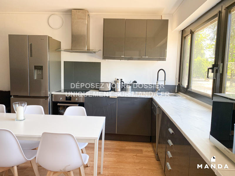 Chambre - 12 m² - 5 pièces