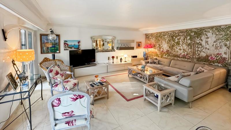 Appartement - 95 m² - 4 pièces