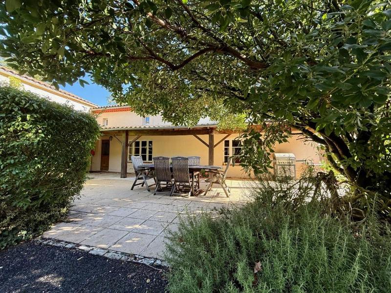 Maison - 324 m² - 14 pièces