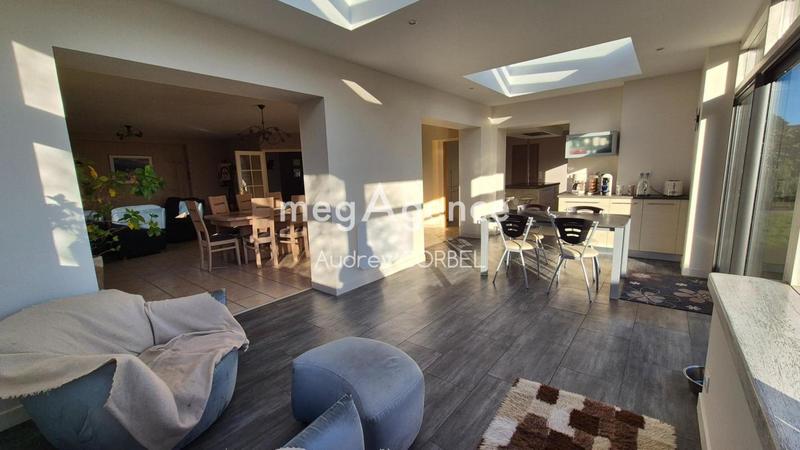 Maison - 192 m² - 9 pièces