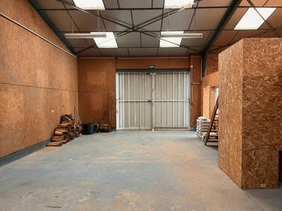 Local d'activité / Entrepôt - 110 m²