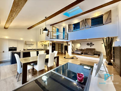 Maison - 204 m² - 4 pièces